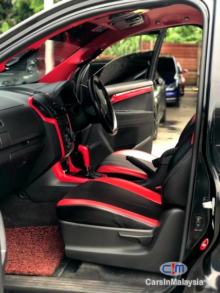 Isuzu D-Max 2.5-LITER 4X4 DOUBLE CAB DIESEL TURBO Automatic 2016 - image 11