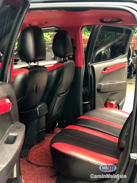 Isuzu D-Max 2.5-LITER 4X4 DOUBLE CAB DIESEL TURBO Automatic 2016 - image 12