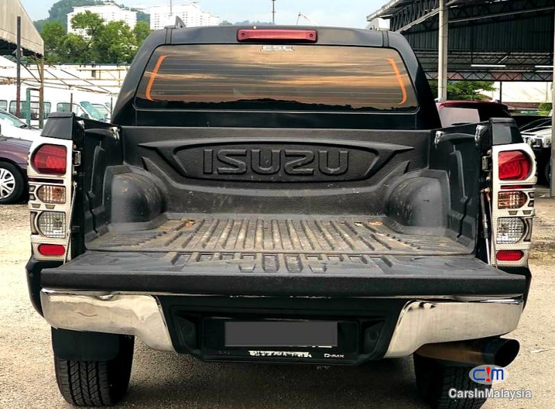 Isuzu D-Max 2.5-LITER 4X4 DOUBLE CAB DIESEL TURBO Automatic 2016 - image 13