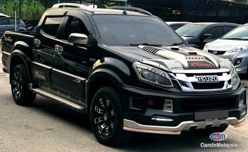 Isuzu D-Max 2.5-LITER 4X4 DOUBLE CAB DIESEL TURBO Automatic 2016 - image 3