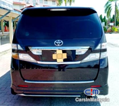 Toyota Vellfire 2.4-LITER LUXURY AUTO MPV 8 SEATER Automatic 2016