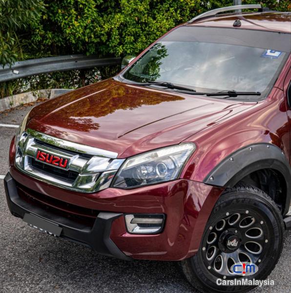 Isuzu D-Max 3.0-LITER DOUBLE CAB DIESEL TURBO22 Automatic 2016 - image 9