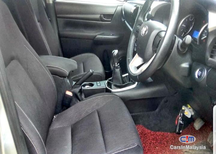 Toyota Hilux REVO 2.4 Manual 2018 - image 7