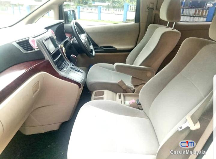 Toyota Vellfire Original Standard Recon Japan Automatic 2010 in Malaysia - image