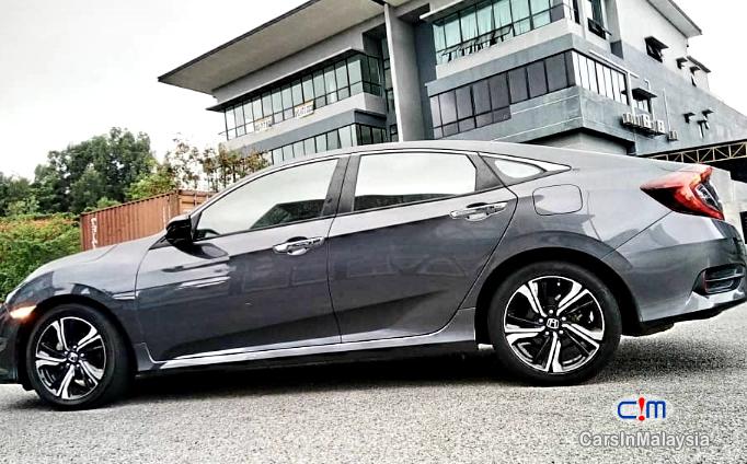 Honda Civic 1.5 Liter Turbo Automatic 2016 - image 9