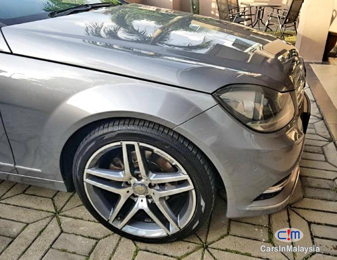 Mercedes Benz C250 CGI 1.8 CGI LUXURY SEDAN TURBO Automatic 2013 - image 3