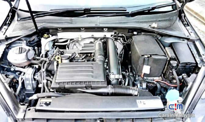 Volkswagen Golf 1.4-LITER TSI TURBO FUEL SAVER N POWERFULL Automatic 2013 - image 8