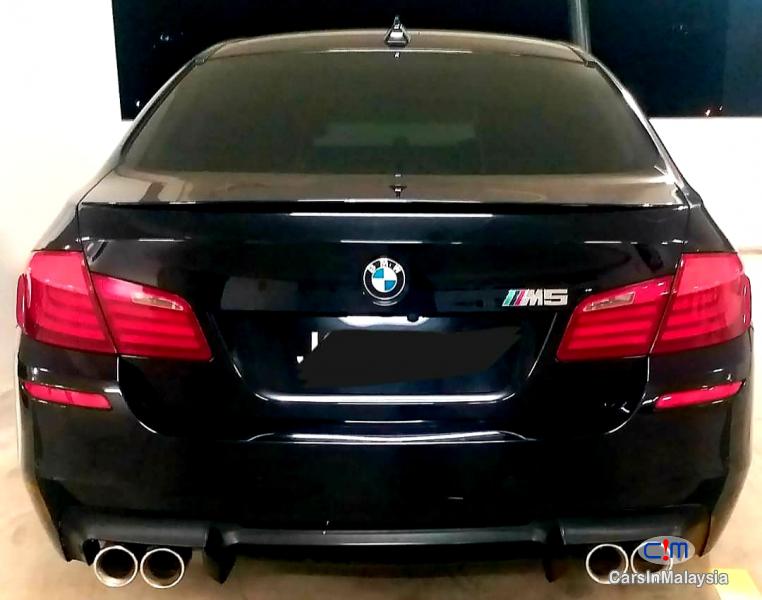 BMW 5 Series 2.5-LITER LUXURY SEDAN Automatic 2011 - image 3