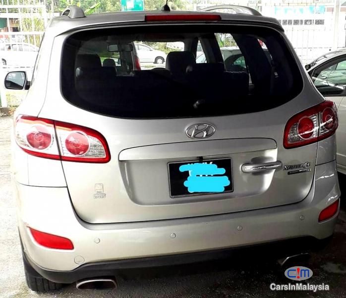 Hyundai Santa Fe 2.0-LITER LUXURY FAMILY SUV Automatic 2011