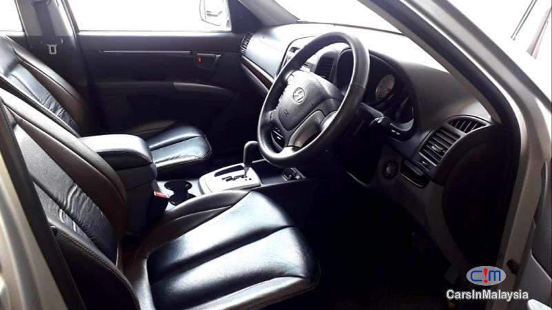 Picture of Hyundai Santa Fe 2.0-LITER LUXURY FAMILY SUV Automatic 2011 in Kuala Lumpur