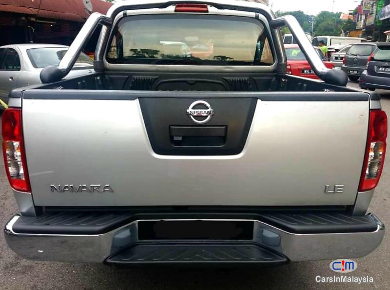 Nissan Navara 2.5-LITER 4x4 DOUBLE CAB DIESEL TURBO Automatic 2015 - image 11