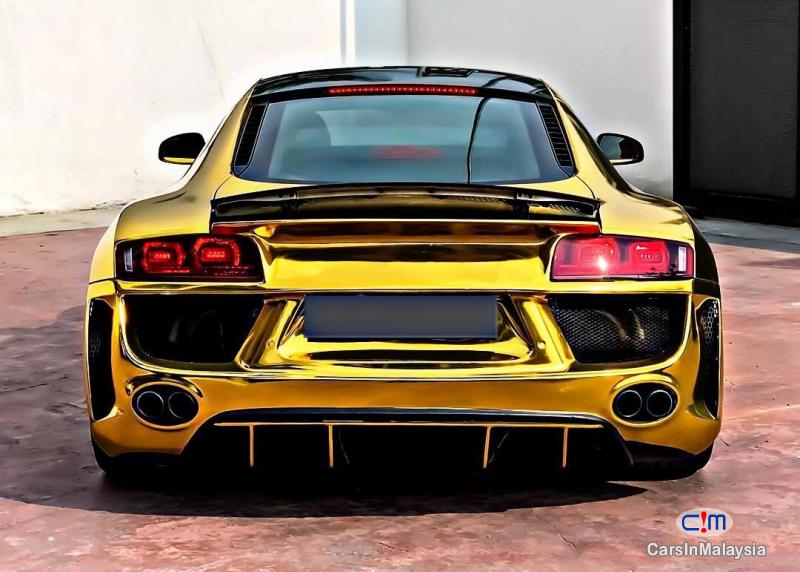 Audi R8 4.2-LITER POWERFUL LUXURY SUPER SPORT CAR Automatic 2010 - image 4