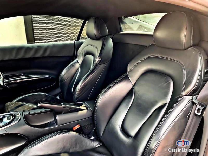 Audi R8 4.2-LITER POWERFUL LUXURY SUPER SPORT CAR Automatic 2010 - image 8