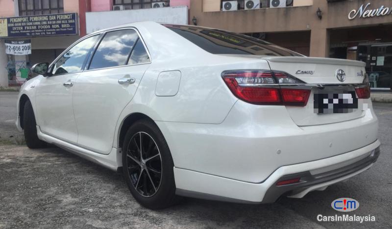 Toyota Camry 2.0-LITER LUXURY SEDAN Automatic 2018 - image 2