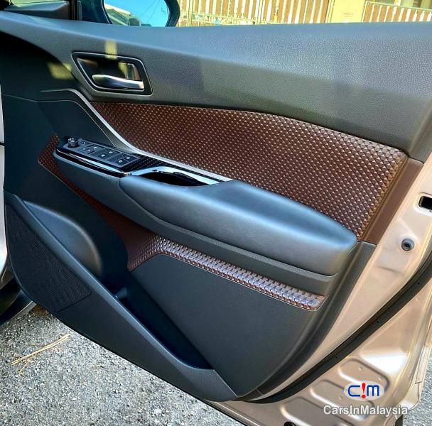Toyota 1.8-LITER LUXURY SPORTY SUV Automatic 2019 - image 10