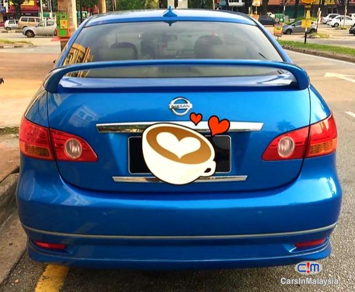 Nissan Sylphy 2.0-LITER LUXURY SEDAN Automatic 2009 - image 2