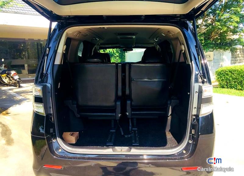 Toyota Vellfire 2 4-LITER LUXURY MPV 7 SEATER Automatic 2016 - image 7