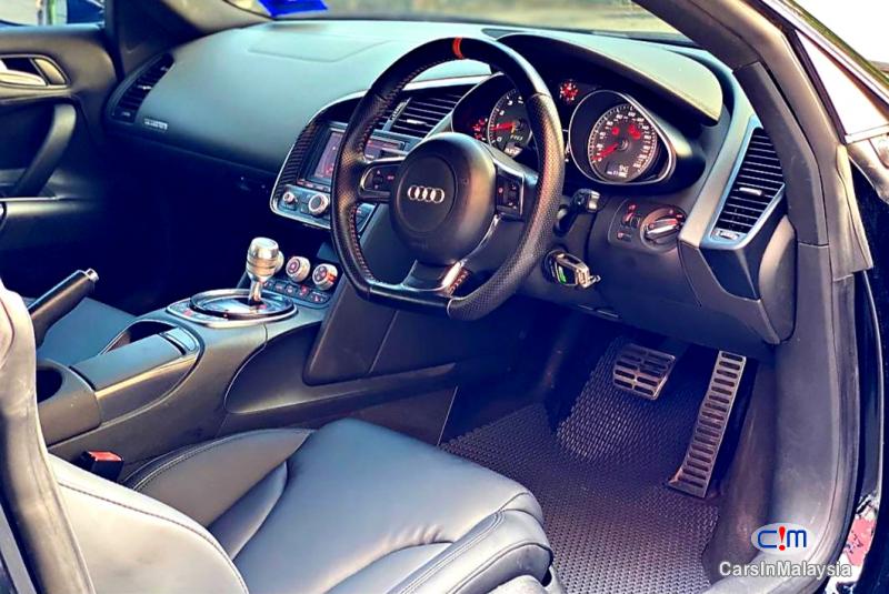 Audi R8 4.2-LITER TFSI POWERFUL LUXURY SUPER SPORT CAR Automatic 2012 - image 11