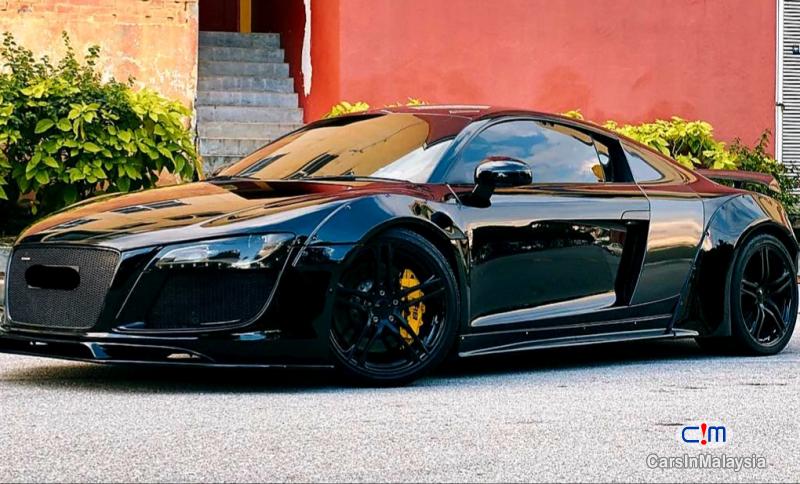 Audi R8 4.2-LITER TFSI POWERFUL LUXURY SUPER SPORT CAR Automatic 2012 - image 13