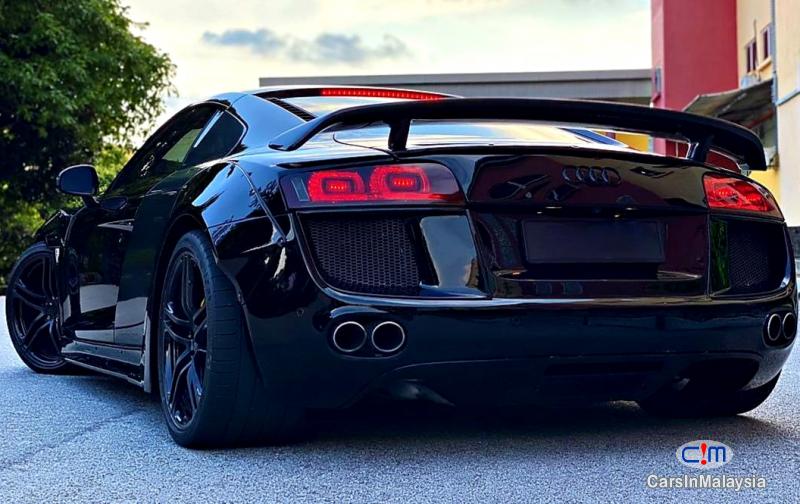 Audi R8 4.2-LITER TFSI POWERFUL LUXURY SUPER SPORT CAR Automatic 2012 - image 6