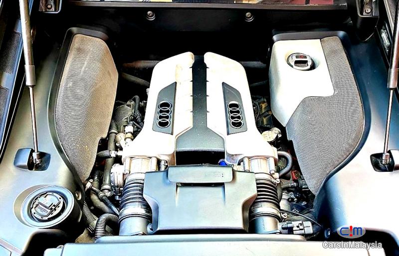 Audi R8 4.2-LITER TFSI POWERFUL LUXURY SUPER SPORT CAR Automatic 2012 - image 8