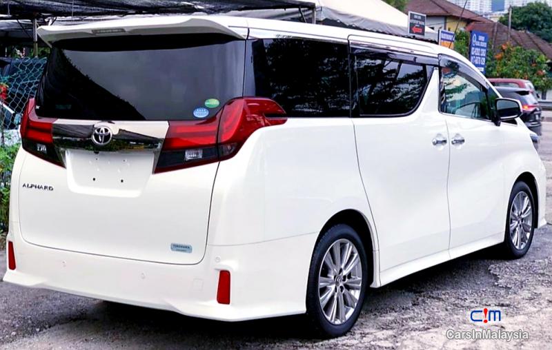 Toyota Alphard 2.5-LITER LUXURY FAMILY MPV Automatic 2017