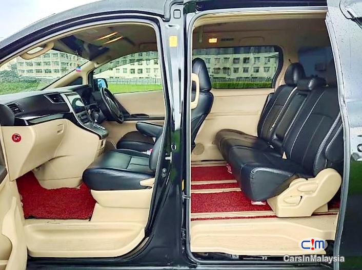 Toyota Vellfire 2.4-LITER LUXURY FAMILY MPV 8 SEATER Automatic 2014 - image 13