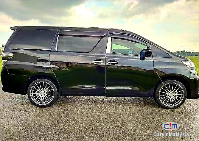 Toyota Vellfire 2.4-LITER LUXURY FAMILY MPV 8 SEATER Automatic 2014 - image 17