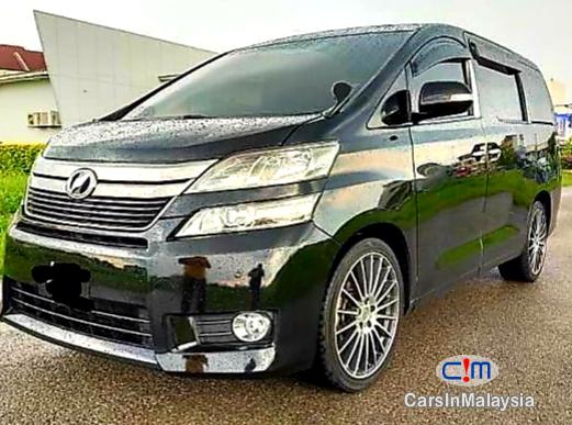 Pictures of Toyota Vellfire 2.4-LITER LUXURY FAMILY MPV 8 SEATER Automatic 2014