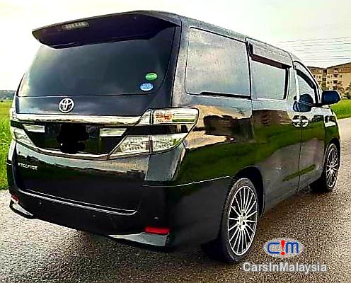 Toyota Vellfire 2.4-LITER LUXURY FAMILY MPV 8 SEATER Automatic 2014 - image 2