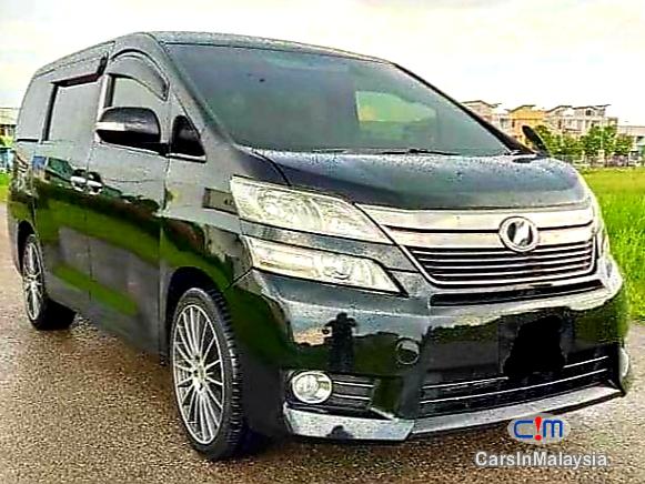 Toyota Vellfire 2.4-LITER LUXURY FAMILY MPV 8 SEATER Automatic 2014 - image 3