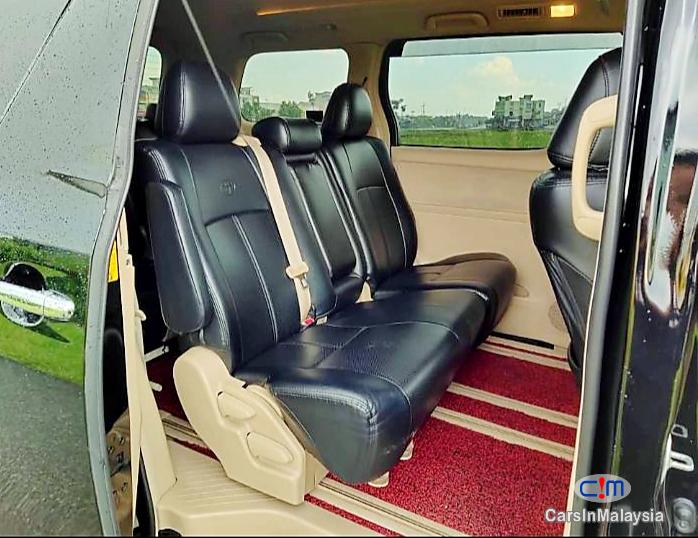 Toyota Vellfire 2.4-LITER LUXURY FAMILY MPV 8 SEATER Automatic 2014 - image 9