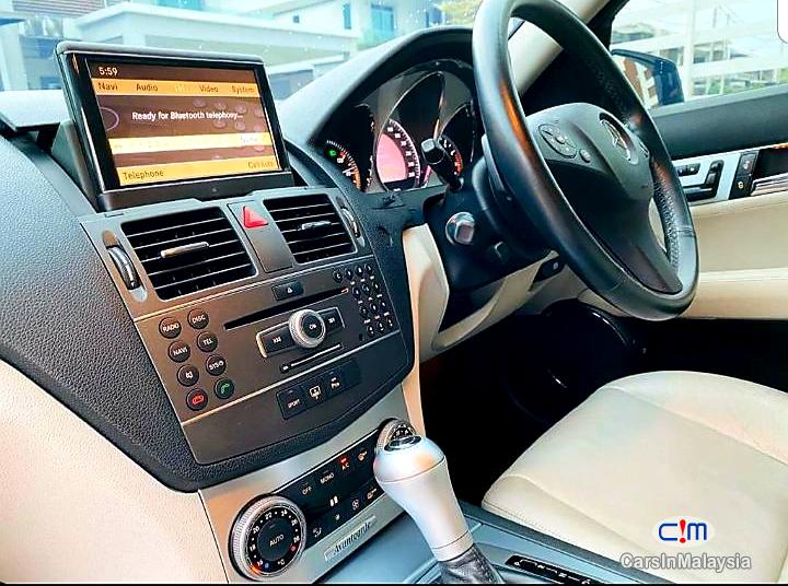 Mercedes Benz C200 CGI 1.8-LITER LUXURY SALOON Automatic 2011 - image 11