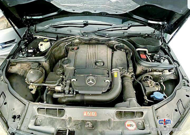 Mercedes Benz C200 CGI 1.8-LITER LUXURY SALOON Automatic 2011 - image 14