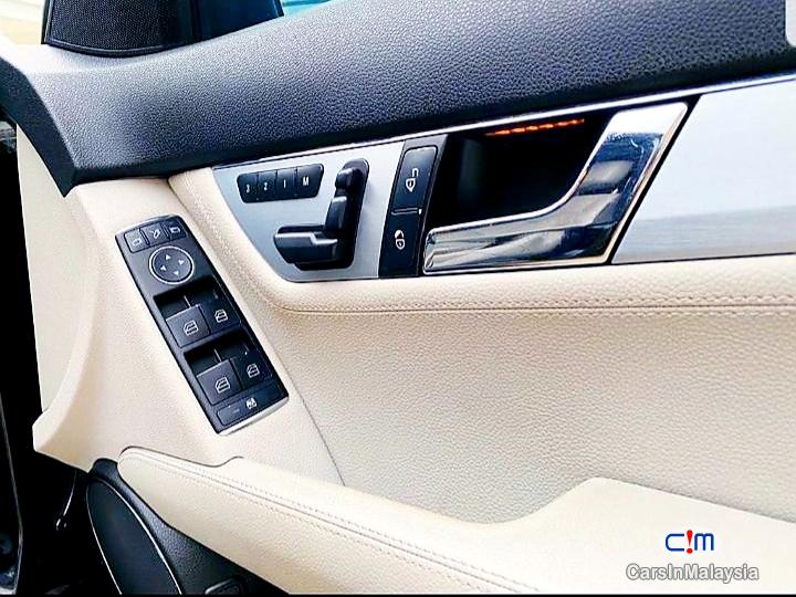 Mercedes Benz C200 CGI 1.8-LITER LUXURY SALOON Automatic 2011 in Malaysia - image