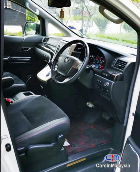 Toyota Vellfire 2.4-LITER LUXURY MPV 7 SEATER Automatic 2016 - image 10