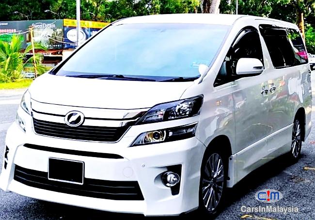 Toyota Vellfire 2.4-LITER LUXURY MPV 7 SEATER Automatic 2016