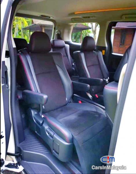 Toyota Vellfire 2.4-LITER LUXURY MPV 7 SEATER Automatic 2016 in Malaysia - image