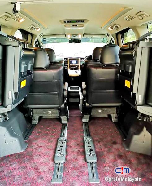 Toyota Vellfire 2.4-LITER LUXURY MPV 7 SEATER Automatic 2016 - image 9