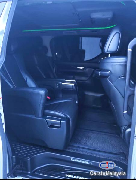 Toyota Vellfire 2.5-LITER LUXURY MPV PILOT SEAT FULLSPEC Automatic 2017 in Malaysia