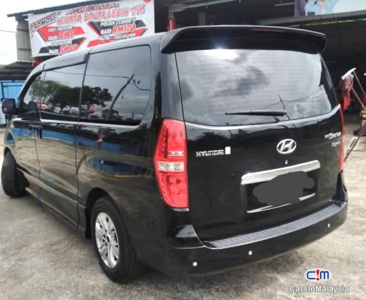 Hyundai Starex 2.0-LITER DIESEL TURBO 11 SEATER FAMILY MPV Automatic 2014 in Malaysia