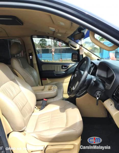 Hyundai Starex 2.0-LITER DIESEL TURBO 11 SEATER FAMILY MPV Automatic 2014 in Malaysia - image