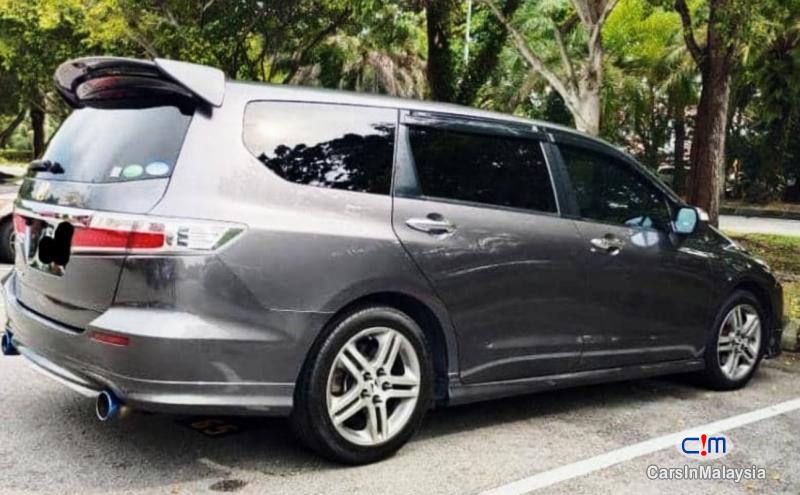 Honda Odyssey 2.4-LITER LUXURY FAMILY MPV Automatic 2012