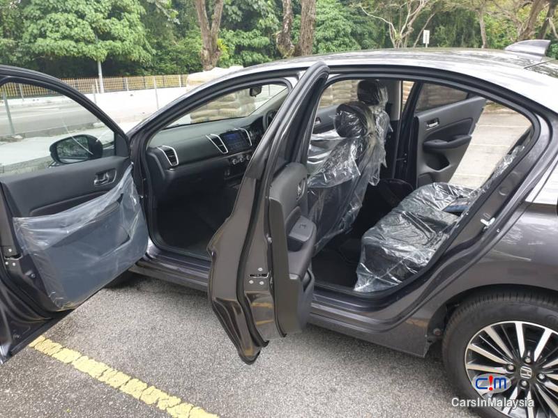 Honda City 1.5-LITER NEW MODEL AUTO SEDAN Automatic 2020 - image 9