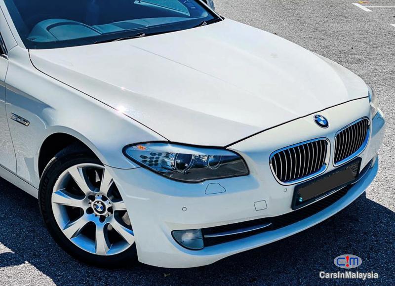 BMW 3.0-LITER LUXURY LEMOUSINE FULLSPEC Automatic 2011 - image 10