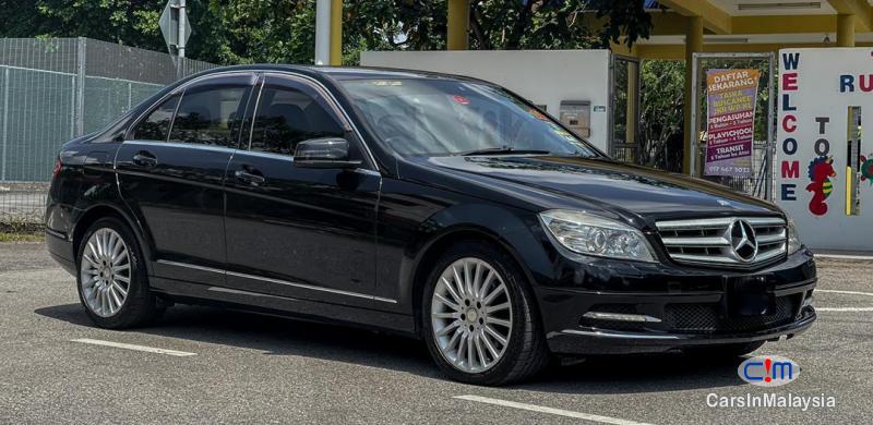 Mercedes Benz C200 CGI 1.8-LITER LUXURY SEDAN Automatic 2010 - image 2