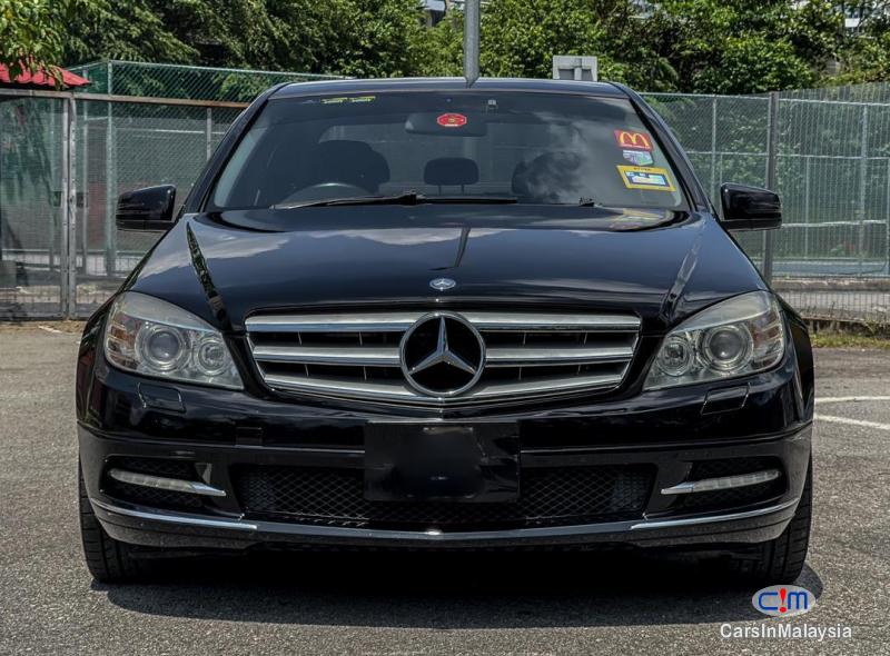 Mercedes Benz C200 CGI 1.8-LITER LUXURY SEDAN Automatic 2010 - image 3