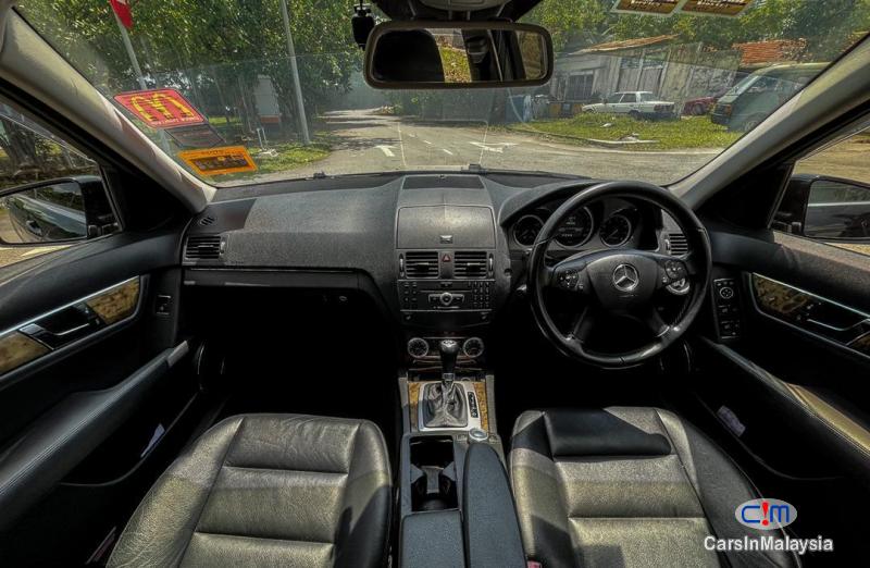 Mercedes Benz C200 CGI 1.8-LITER LUXURY SEDAN Automatic 2010 - image 5