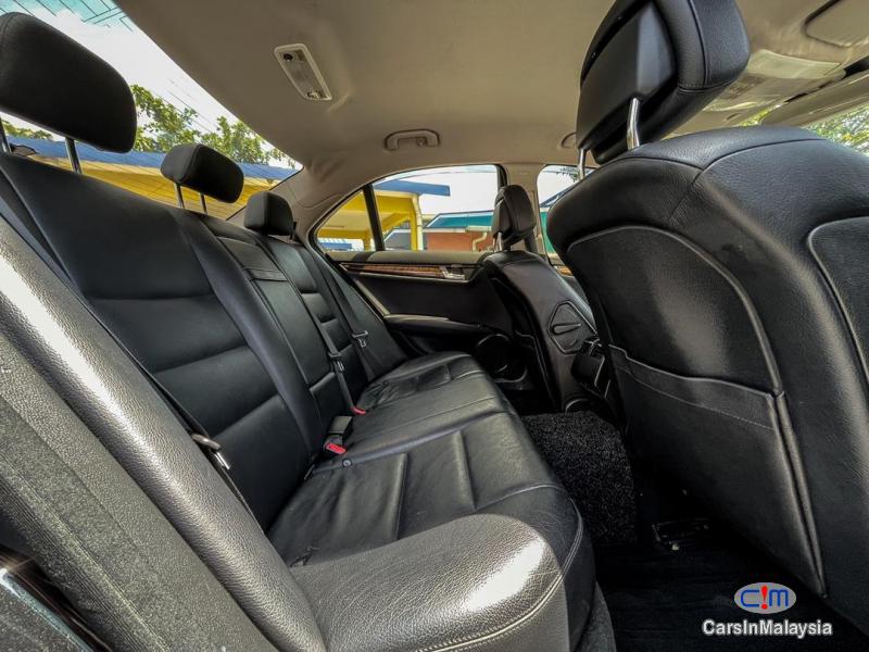 Mercedes Benz C200 CGI 1.8-LITER LUXURY SEDAN Automatic 2010 - image 9