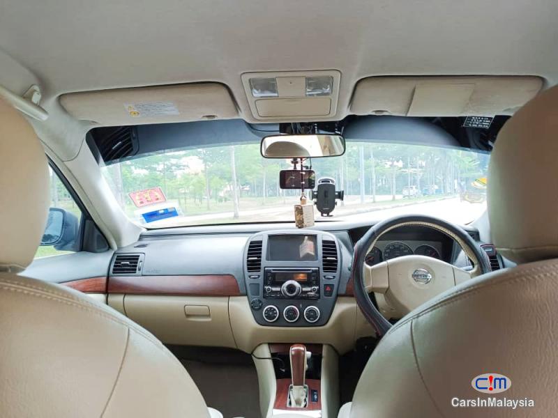 Nissan Sylphy 2.0-LITER ECONOMIC LUXURY SEDAN Automatic 2010 - image 5